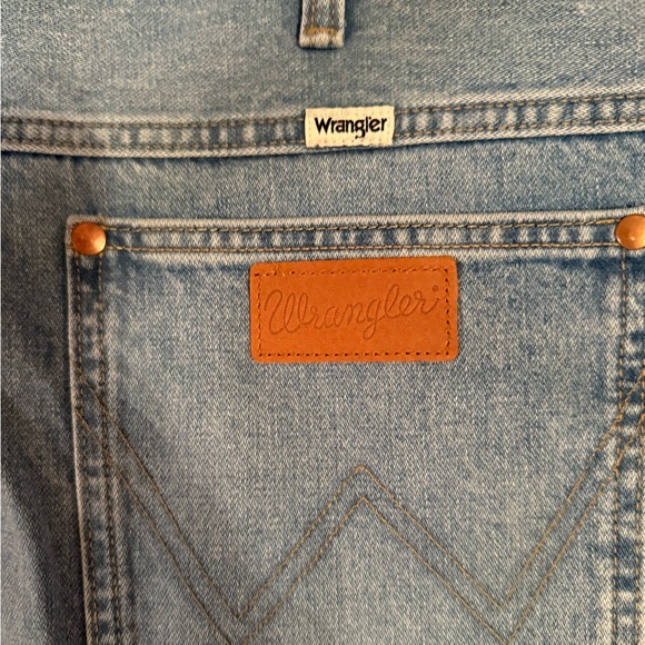 Women's Wrangler Jeans 34 New without tags - Picture 2 of 4